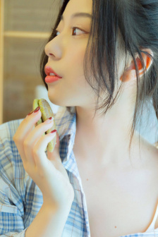 成熟中老年女性高级感照片